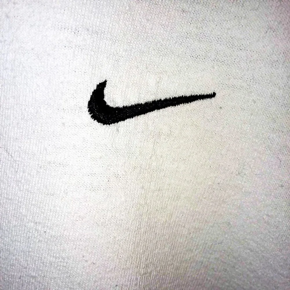 Nike Men's White T-Shirt Embroidered Swoosh Sz X-Large